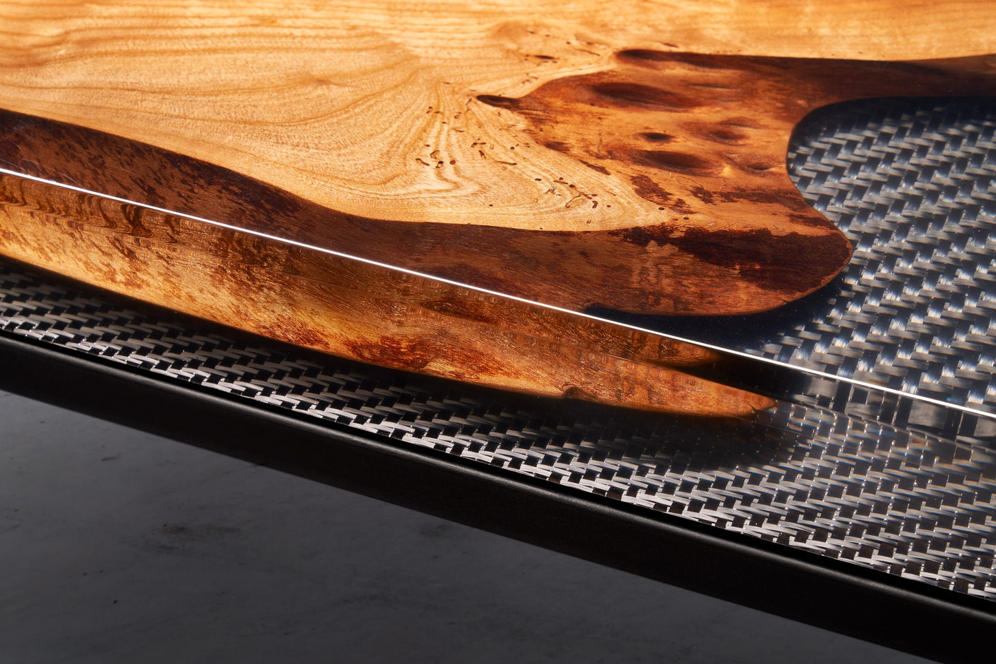 Carbon - Epoxidharz Holztisch